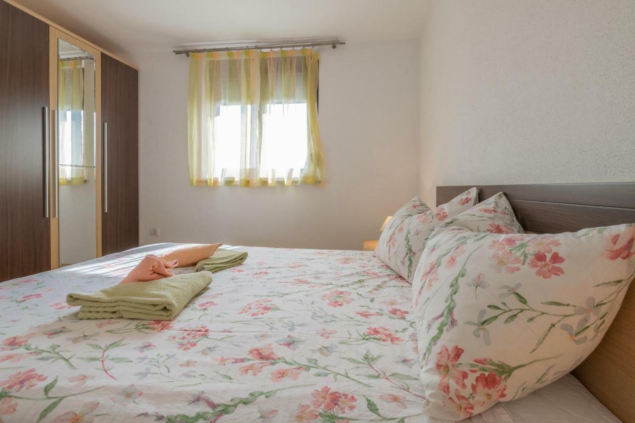 Ferienhaus Joy Liznjan Luaran gambar